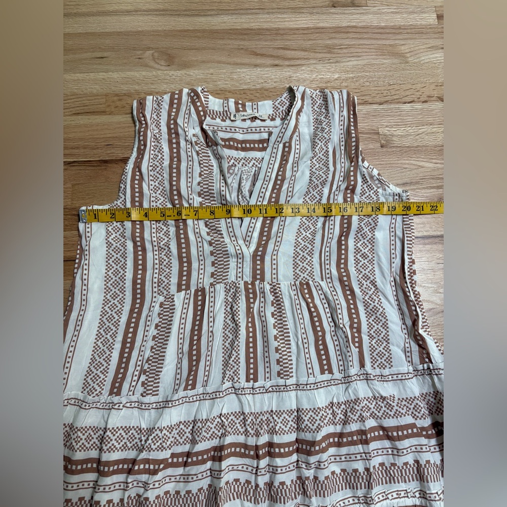 Boho tunic dress features a brown and white geometric pattern with tiered skirt - Picture 6 of 6